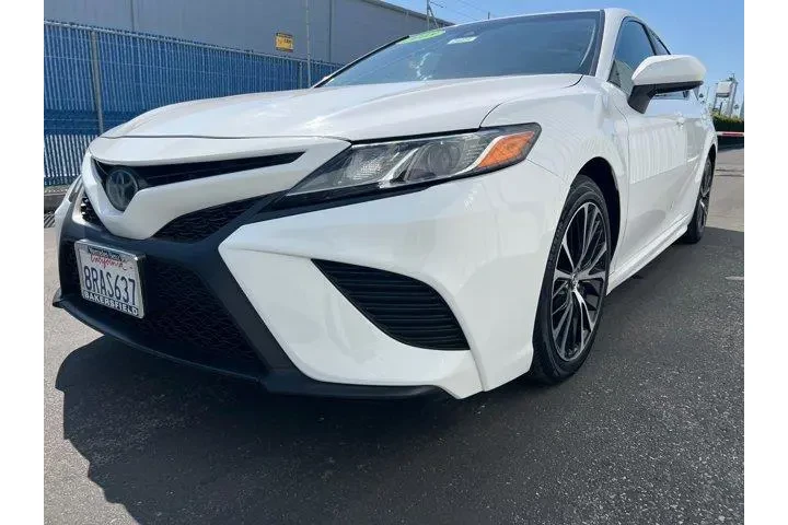 $17994 : Toyota Camry 2018 SE 4dr Sed image 9