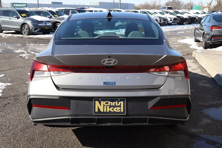 $17988 : 2024 Elantra SEL IVT image 5