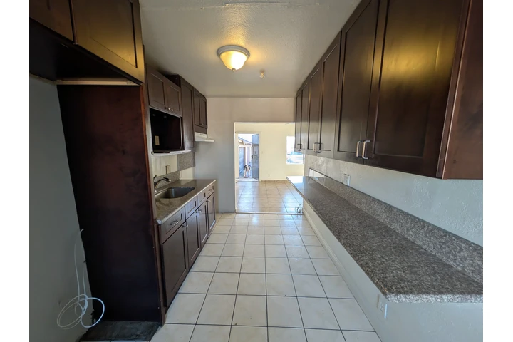 $3500 : 3 BEDROOM ELA (DUPLEX) image 1