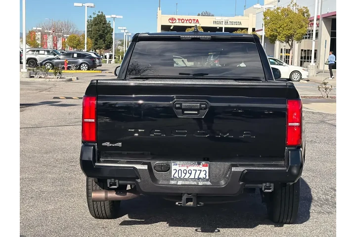 $37540 : Toyota Tacoma 2025 4x4 SR5 4 image 4