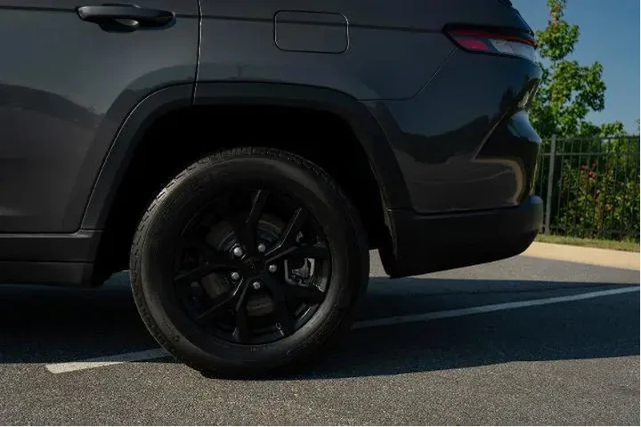 $34358 : Jeep Grand Cherokee L 2024 4 image 6