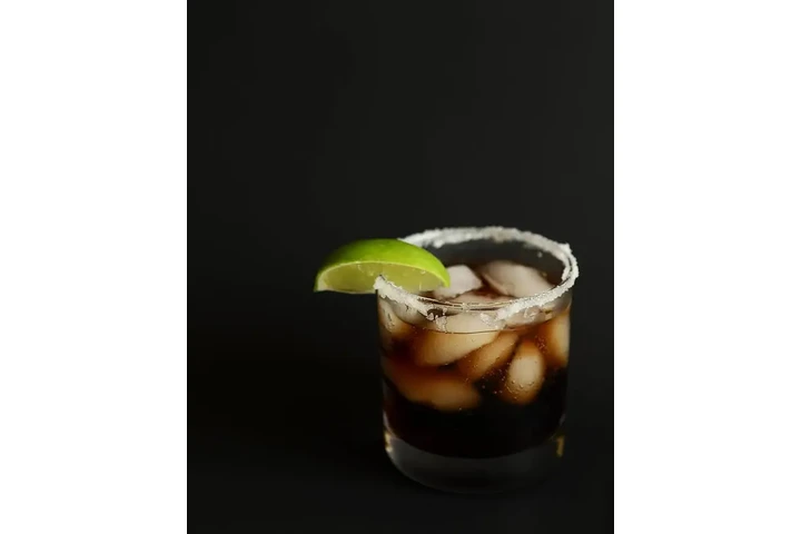 Bartender BOLI'S DRINKS image 7