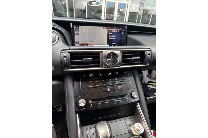 $20000 : Lexus IS 200t 2017 4dr Sedan image 4