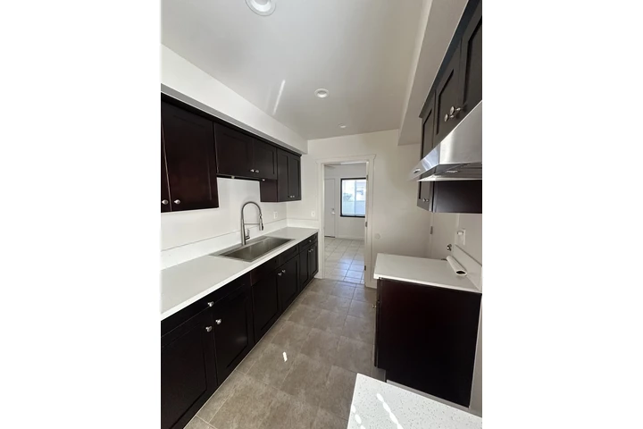 $1690 : Apt D 1 RECÁMARA EN LONG BEACH image 5