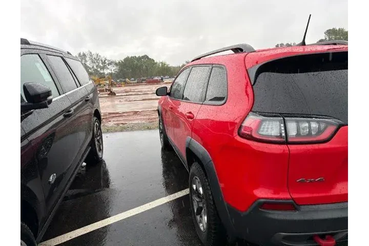 $15992 : Jeep Cherokee 2019 4x4 Trail image 3