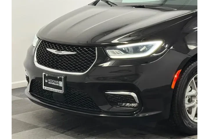 $29000 : Chrysler Pacifica 2024 Touri image 2