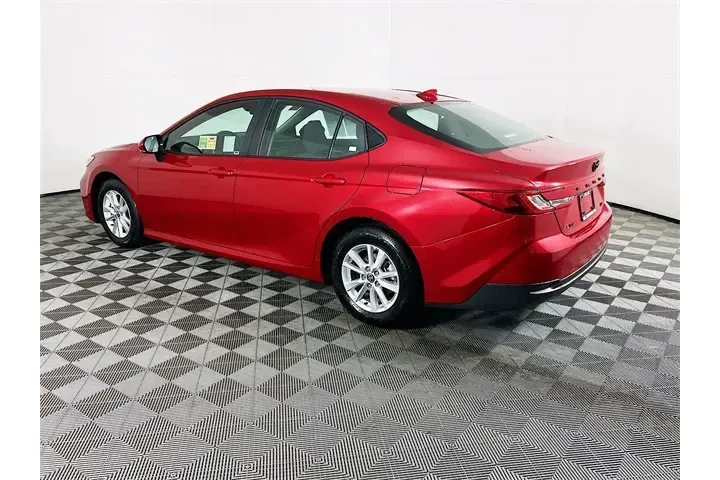 $31900 : Toyota Camry 2026 LE 4dr Sed image 5