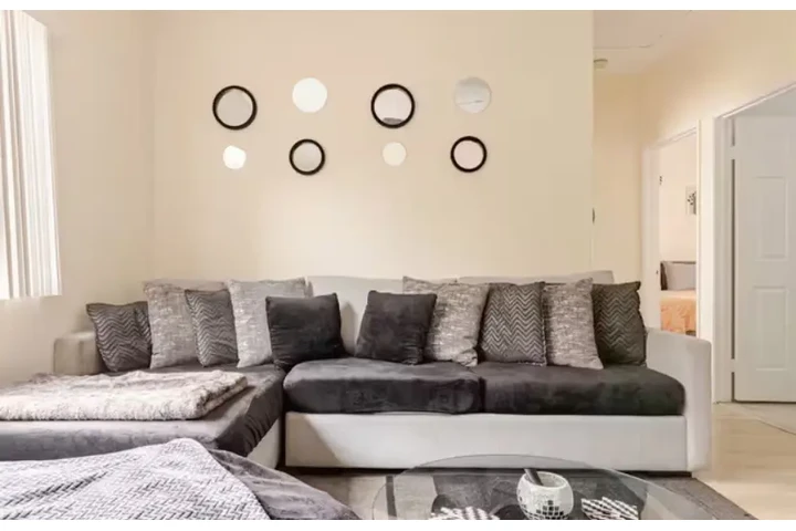 $2700 : 4218 Dalton Ave, Los Angeles, image 1