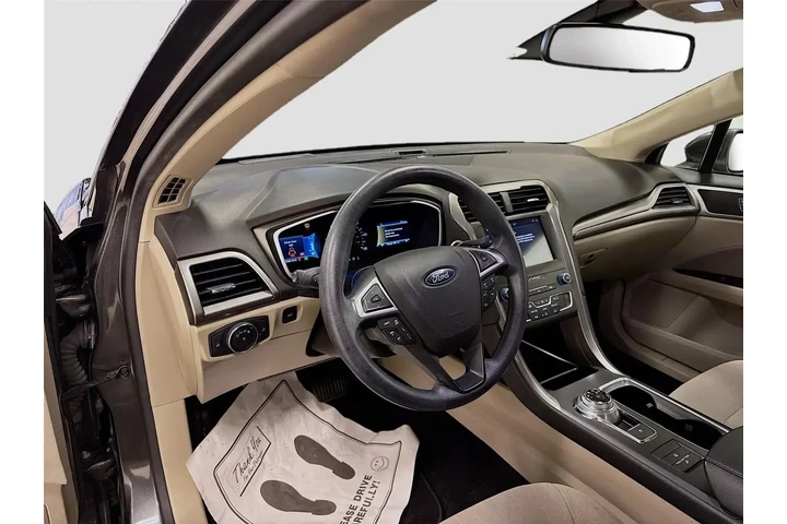 $15500 : Ford Fusion Hybrid 2019 SE 4 image 9