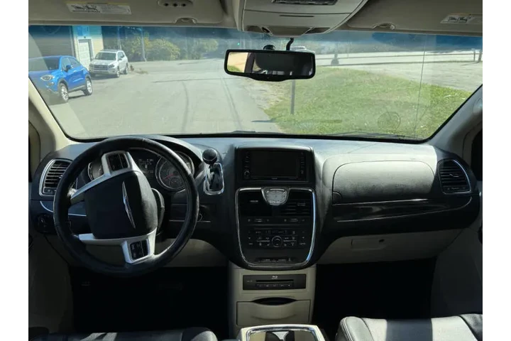$6999 : 2014 Town and Country Touring image 10