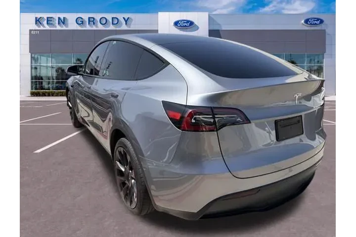 $35976 : Tesla Model Y 2024 AWD Long image 4