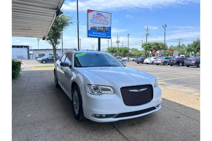 $13499 : 2017 300 C image 3