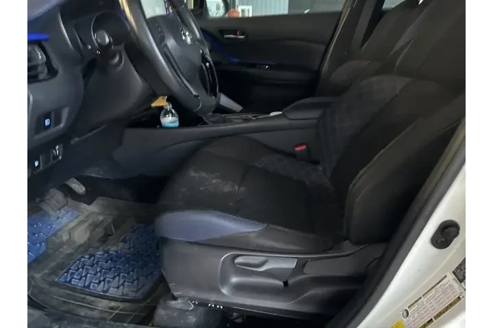 $15771 : Toyota C-HR 2020 LE 4dr Cros image 8
