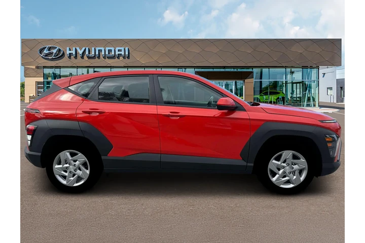 $28035 : Hyundai KONA 2026 SE 4dr SUV image 9