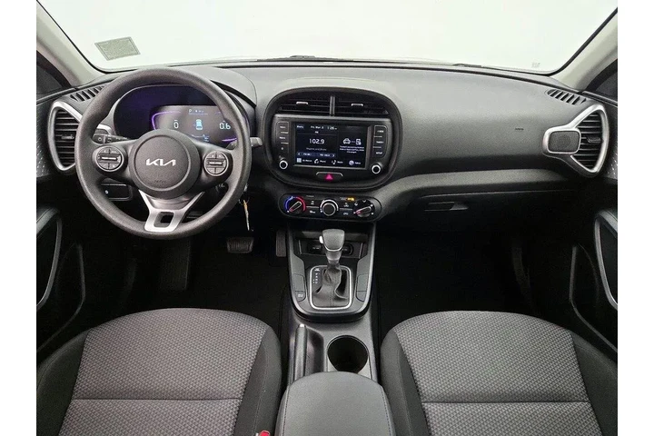 $17998 : Kia Soul 2024 LX 4dr Crossov image 9