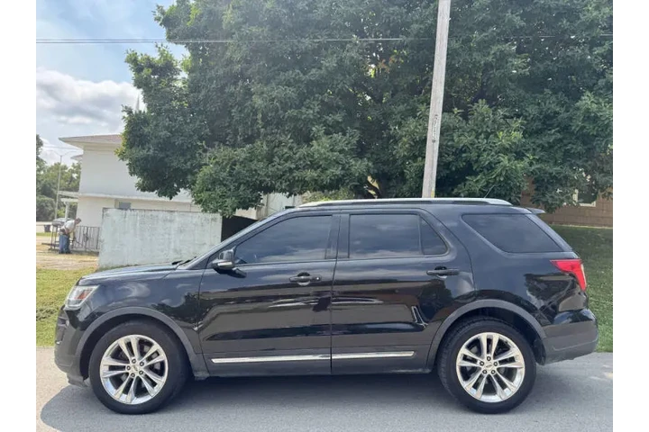 $12999 : 2018 Explorer XLT image 7