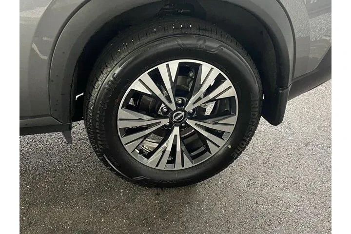 Nissan Rogue 2023 AWD SV 4dr image 10