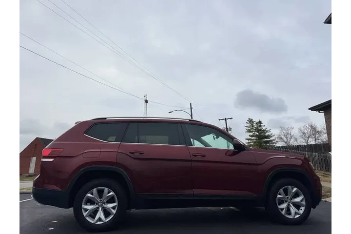 $8999 : 2018 Atlas V6 SE image 8