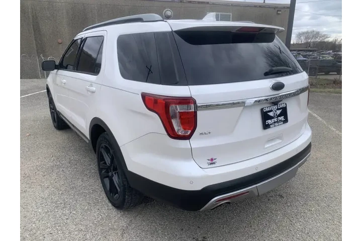 $8995 : 2017 Explorer XLT image 7
