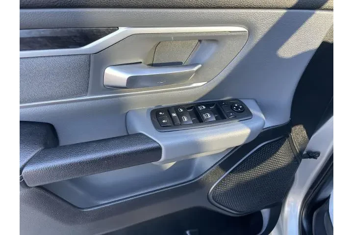 $31995 : Ram 1500 2021 4x4 Big Horn 4 image 10