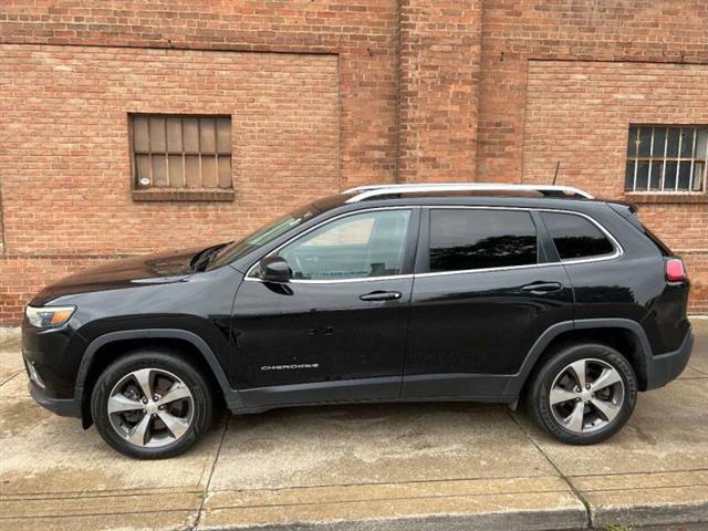 $17200 : 2019 Cherokee Limited image 4