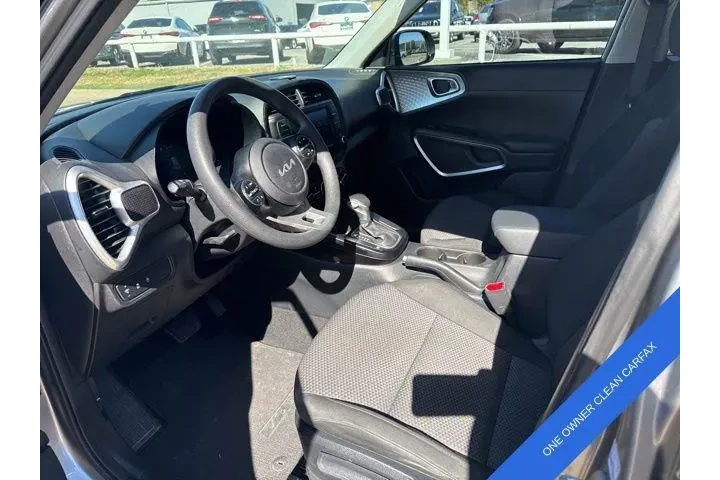 $14587 : Kia Soul 2024 S 4dr Crossove image 9