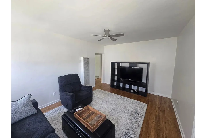 $800 : 2BEDROOM.Huntington Beach, CA image 2