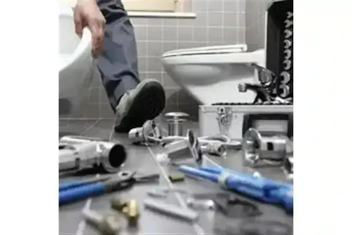SALGADO PLUMBING, ELECTRICISTA image 3