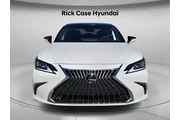 $32687 : Lexus ES 350 2023 4dr Sedan thumbnail