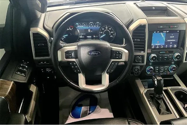 $31054 : Ford F-150 2019 4x4 Lariat 4 image 5