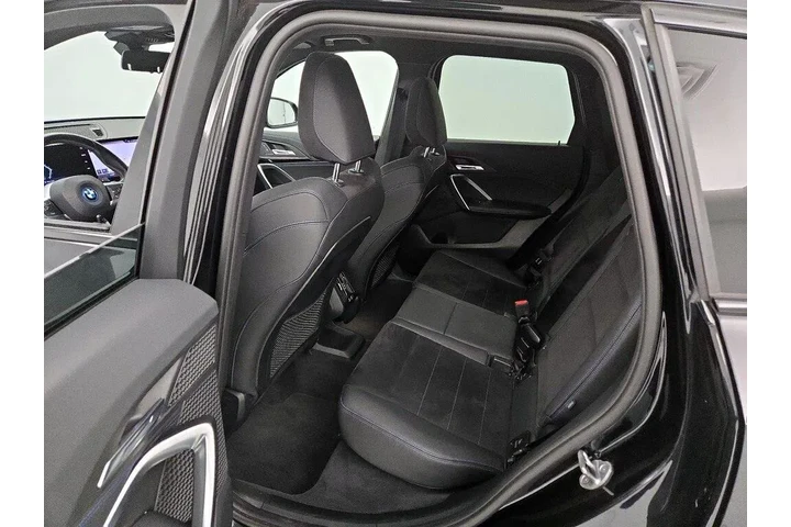 $26998 : BMW X1 2023 AWD xDrive28i 4d image 10