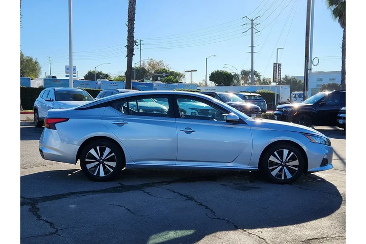 $16034 : Nissan Altima 2021 2.5 SV 4d image 8