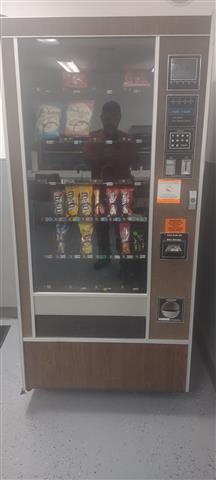 $1400 : Vendo maquina de snack image 1