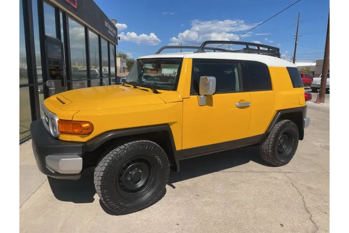 $14995 : 2007 FJ Cruiser image 3