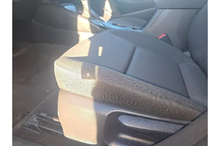 $21253 : Toyota Corolla 2025 LE 4dr S image 5