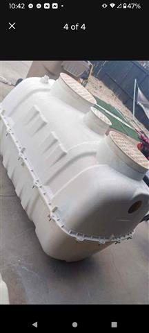 $400 : 250 Gallon Septic Tanks image 1