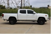$34350 : Toyota Tacoma 2023 4x4 TRD P thumbnail