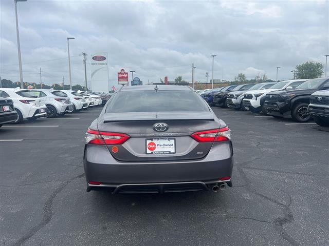 $20411 : PRE-OWNED 2019 TOYOTA CAMRY SE image 6