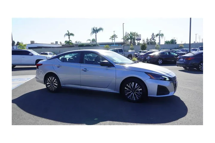 $20984 : 2024 Altima 2.5 SV image 4