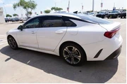 $27725 : Kia K5 2024 EX 4dr Sedan thumbnail