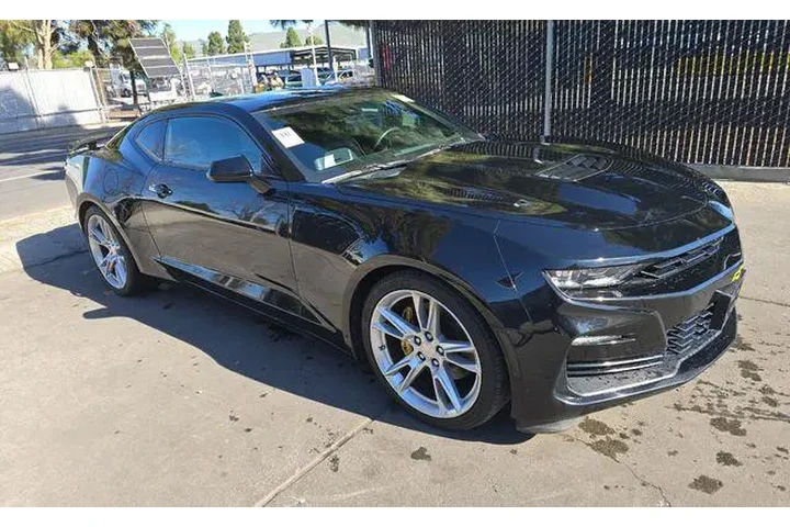 $39880 : Chevrolet Camaro 2019 SS 2dr image 1