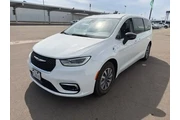 $25900 : Chrysler Pacifica Plug-In Hy thumbnail