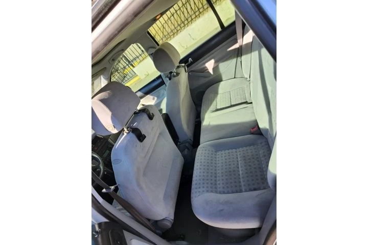 $2500 : JETTA 2004 ESTANDAR image 4