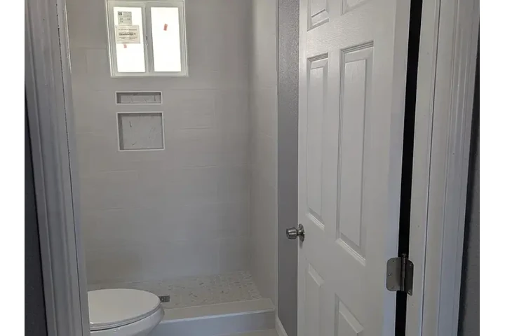 $1790 : Nov/Dec MOVE ASAP + utilities image 1