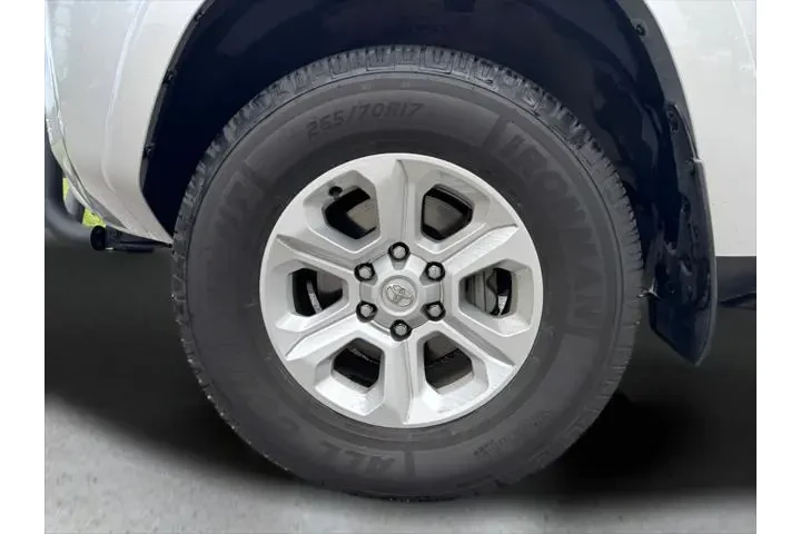 $36566 : Toyota 4Runner 2023 4x4 SR5 image 6