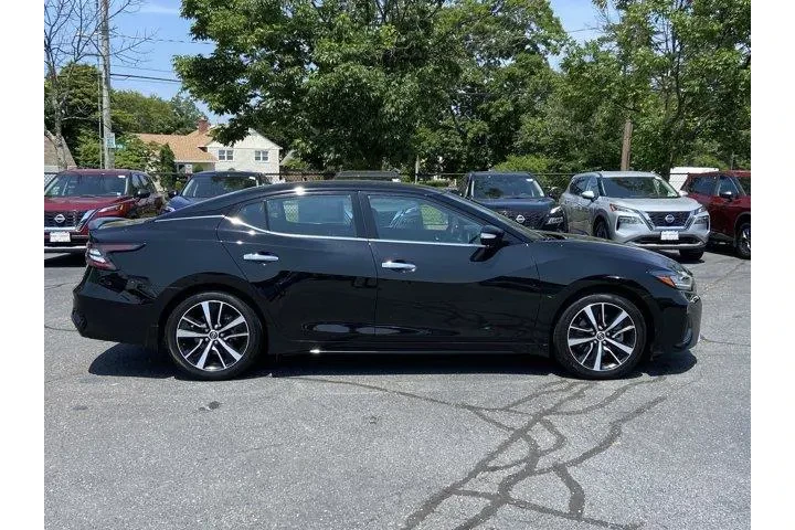 $22995 : Nissan Maxima 2023 3.5 SV 4d image 4