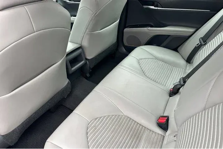 $19800 : Toyota Camry 2020 SE 4dr Sed image 8