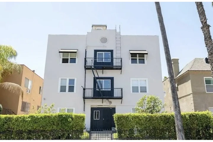 $1555 : Spacious 1 bed 1 bath in LA image 1