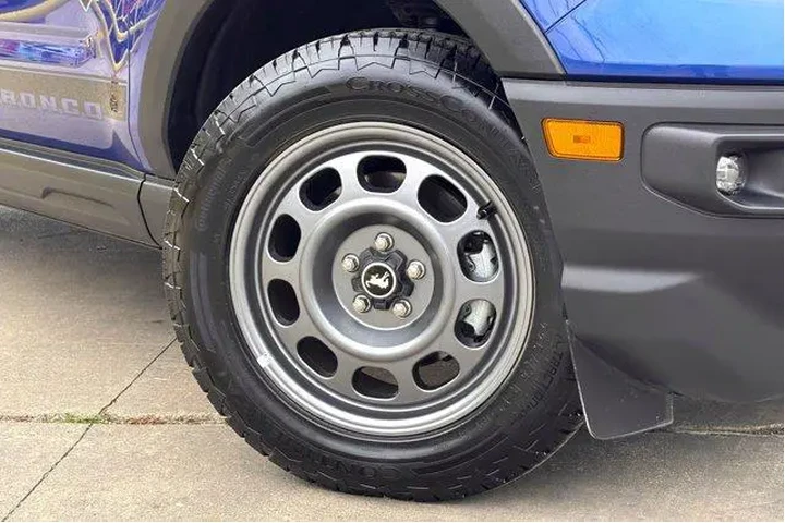 $30977 : Ford Bronco Sport 2024 AWD O image 2