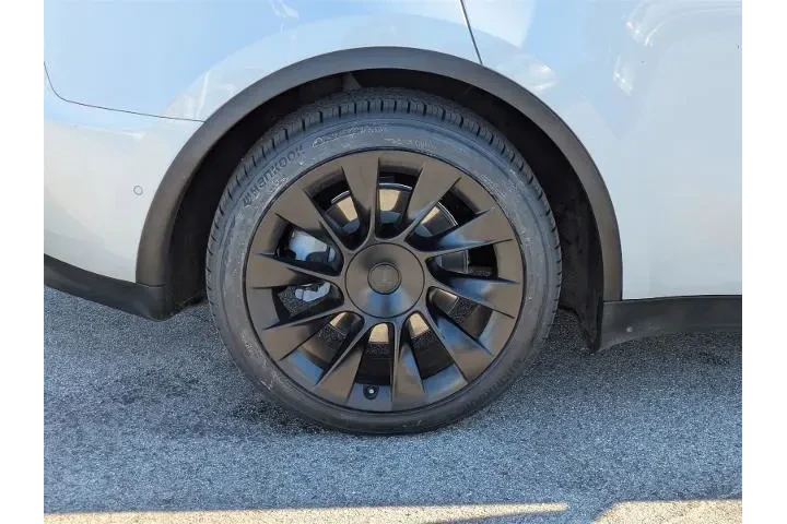 $24875 : Tesla Model Y 2021 AWD Long image 9